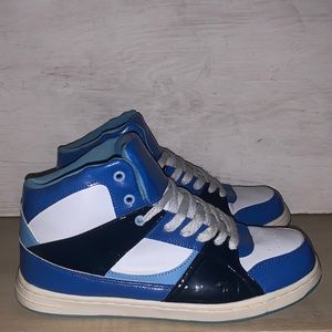 Women’s Air Shoes Sz 10